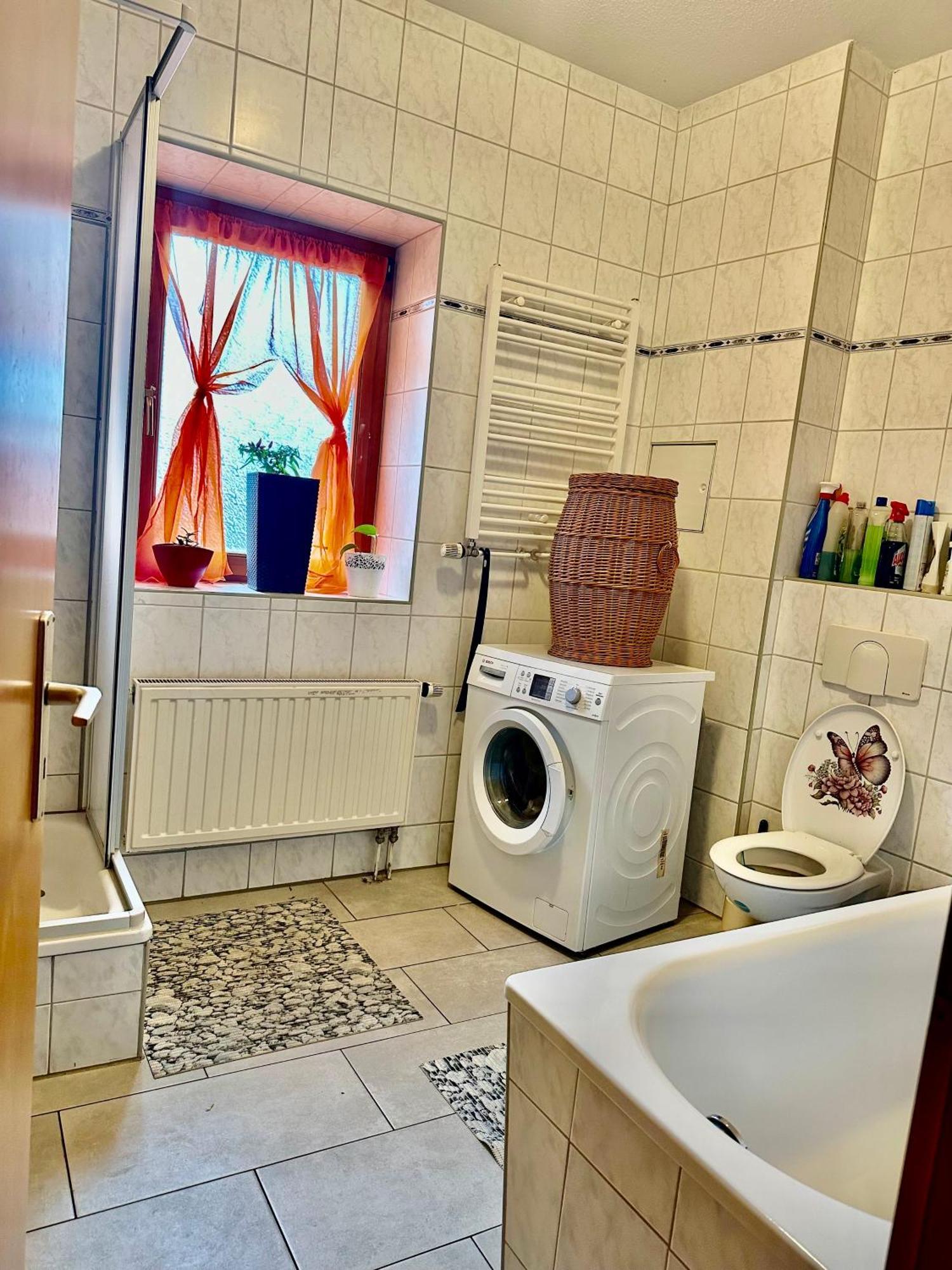 Ferienzimmer Healing Und Montuerwohnung Weißenfels Eksteriør bilde