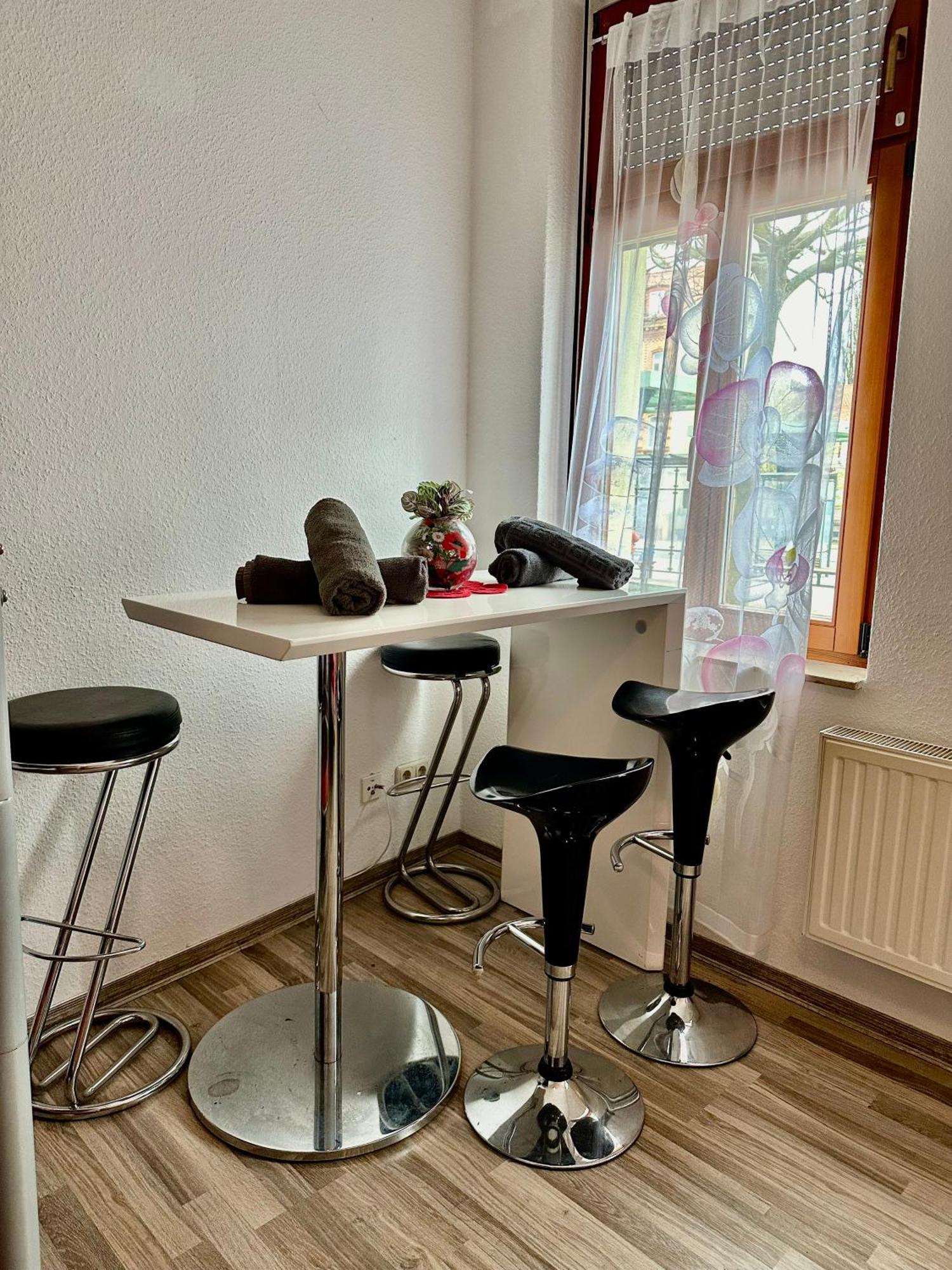 Ferienzimmer Healing Und Montuerwohnung Weißenfels Eksteriør bilde